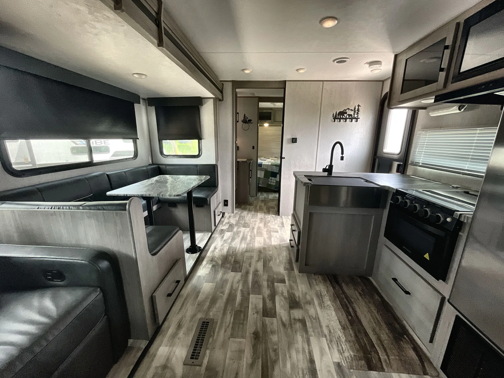 2022 Dutchmen Kodiak Ultra-Lite 296BHSL — living area main