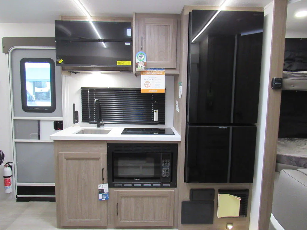 2026 Coachmen Freedom Express Select 21SE, Photos photo 21
