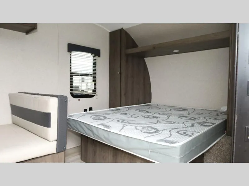2021 Coachmen Clipper Cadet 21CBH - Photo 3