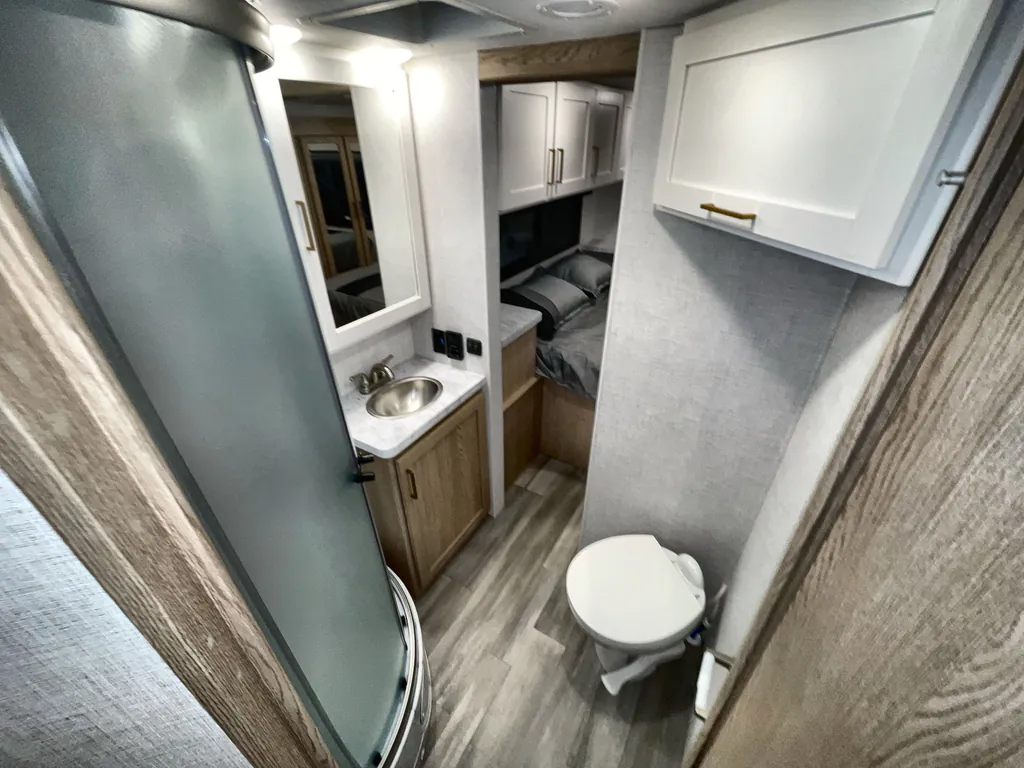 2027 Thor Motor Coach Freedom Elite 31FE, Photos photo 17