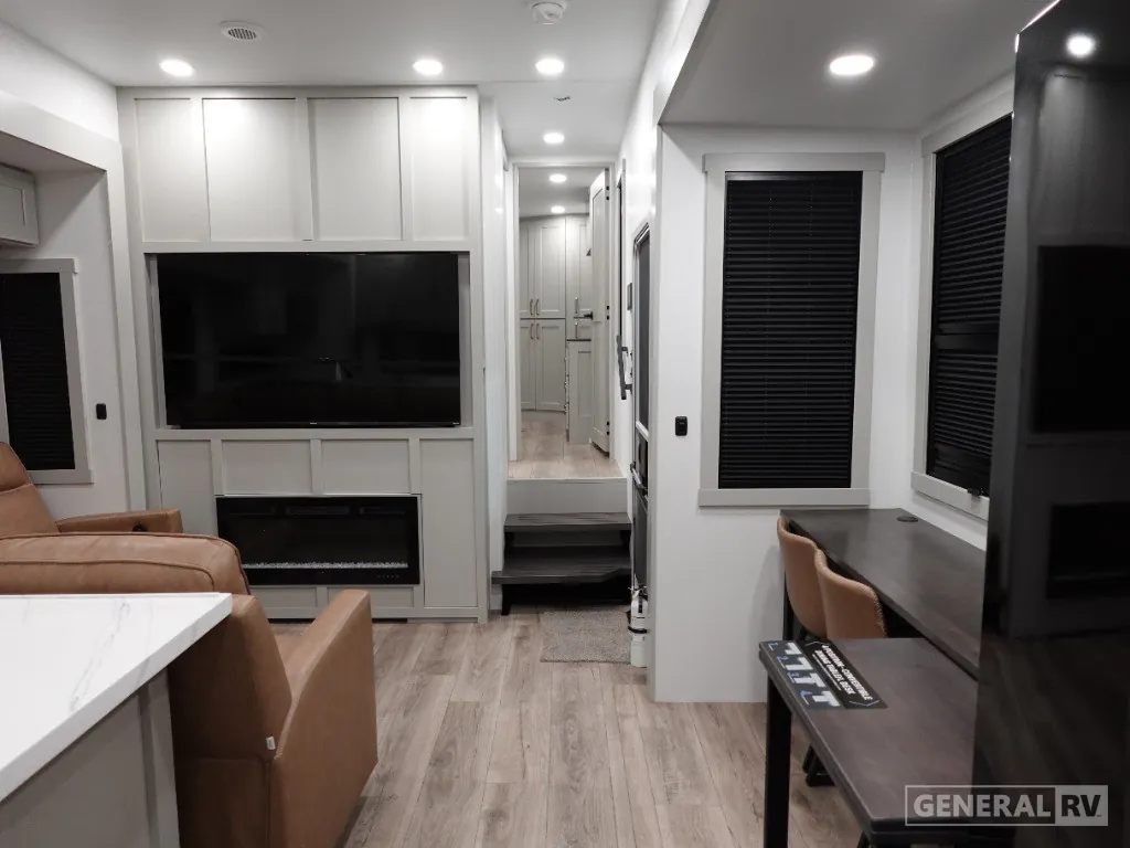 2025 Brinkley Model G 3250, Photos photo 5