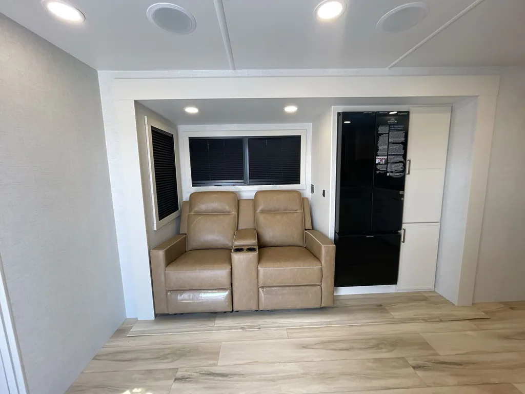 2026 Brinkley Model I 265, Photos photo 17