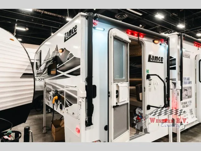 2026 Lance Lance Truck Campers 650 - Photo 2