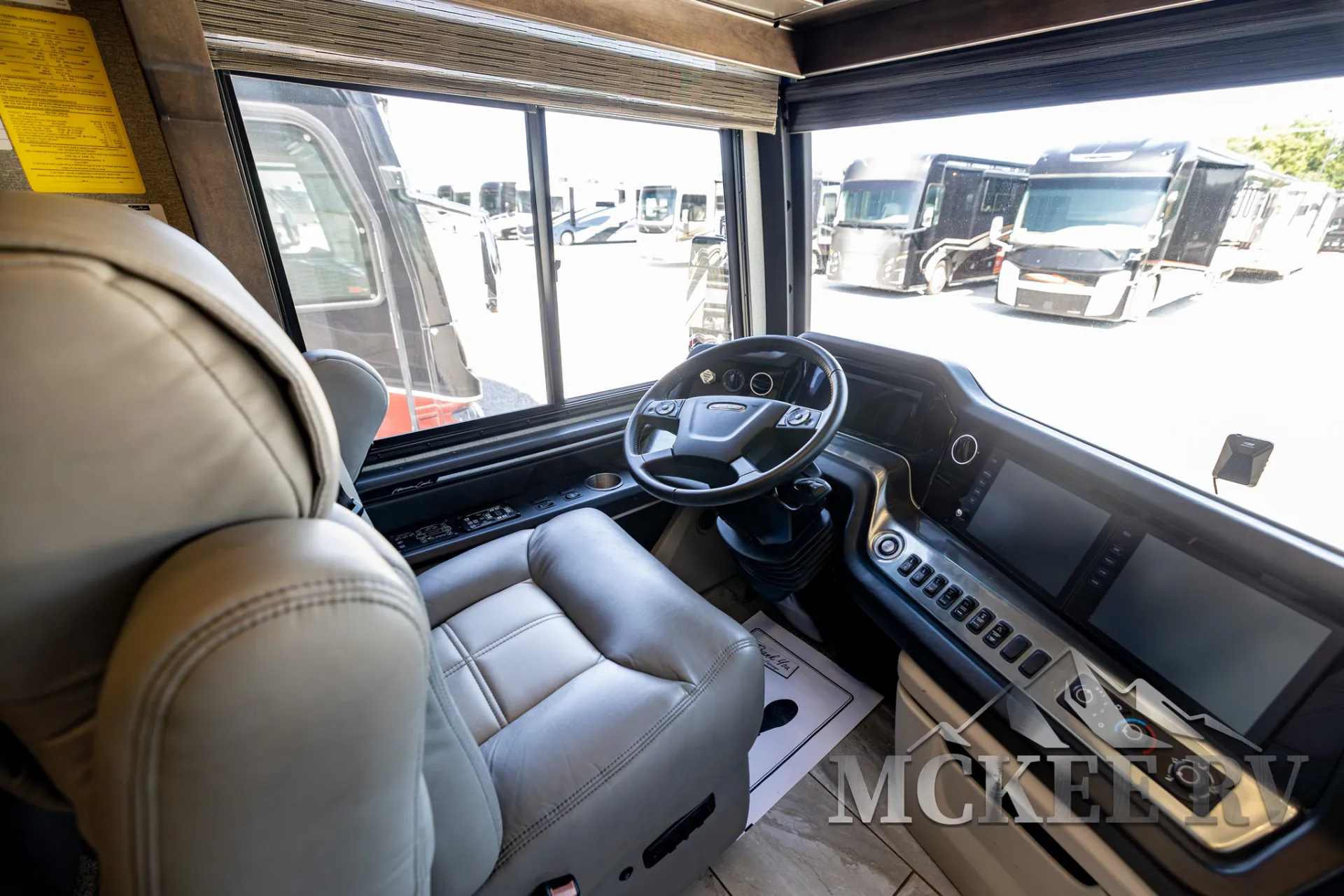 2020 American Coach American Revolution 42V - Photo 4