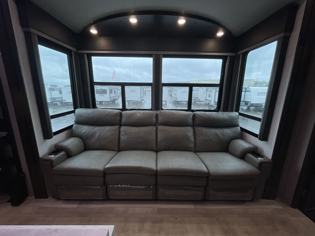 2021 Grand Design Momentum 381M, Photos photo 8