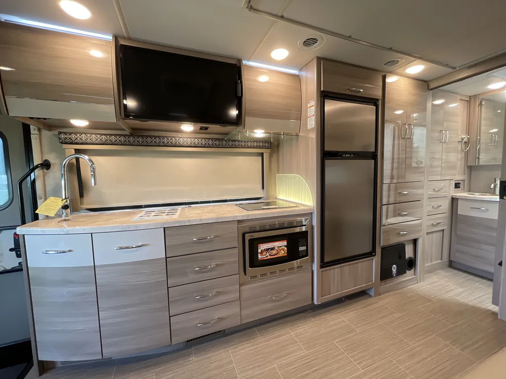 2023 Thor Motor Coach Tiburon 24FB, Photos photo 13