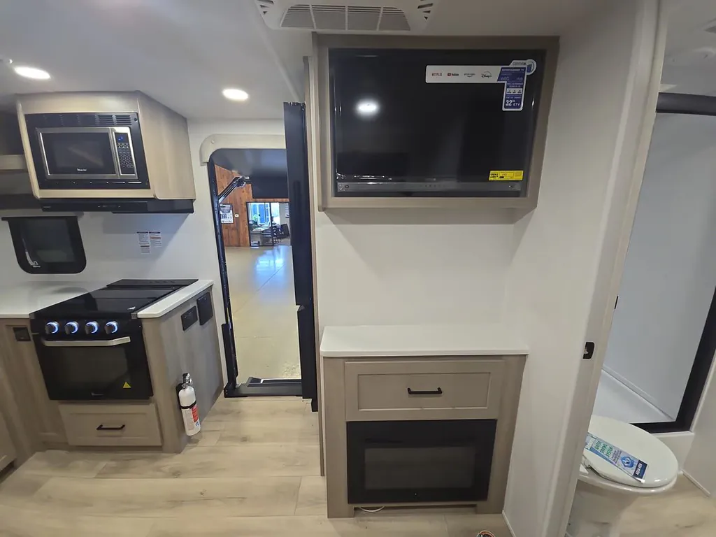 2026 Forest River Rockwood Mini Lite 2506FK, Photos photo 7