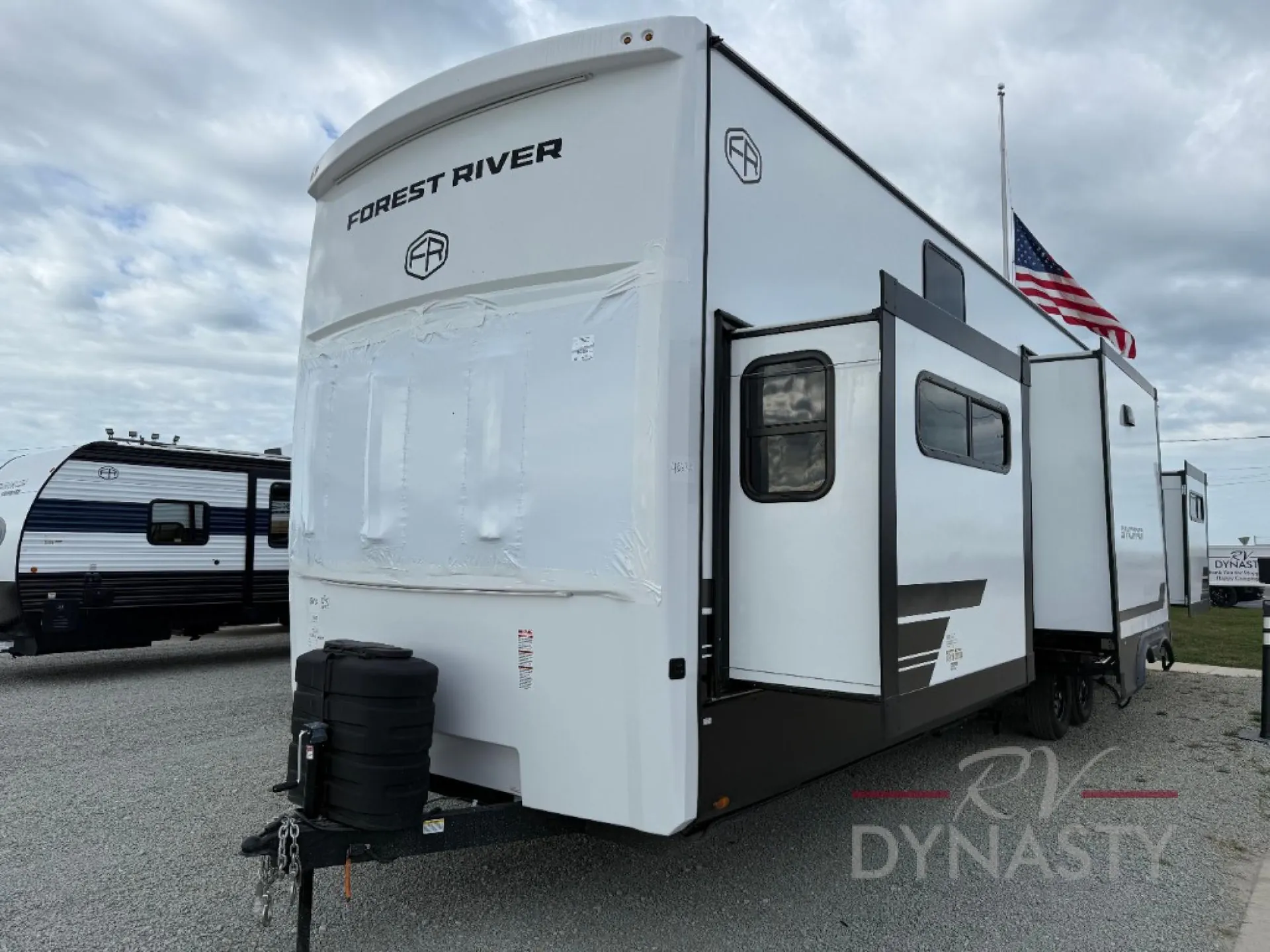 2026 Forest River Sandpiper Destination Trailers 41DUPLEX - Photo 3