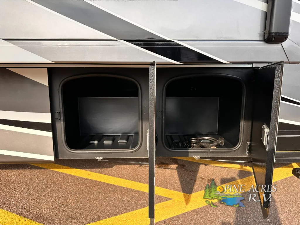 2022 Thor Motor Coach Challenger 35MQ, Photos photo 50
