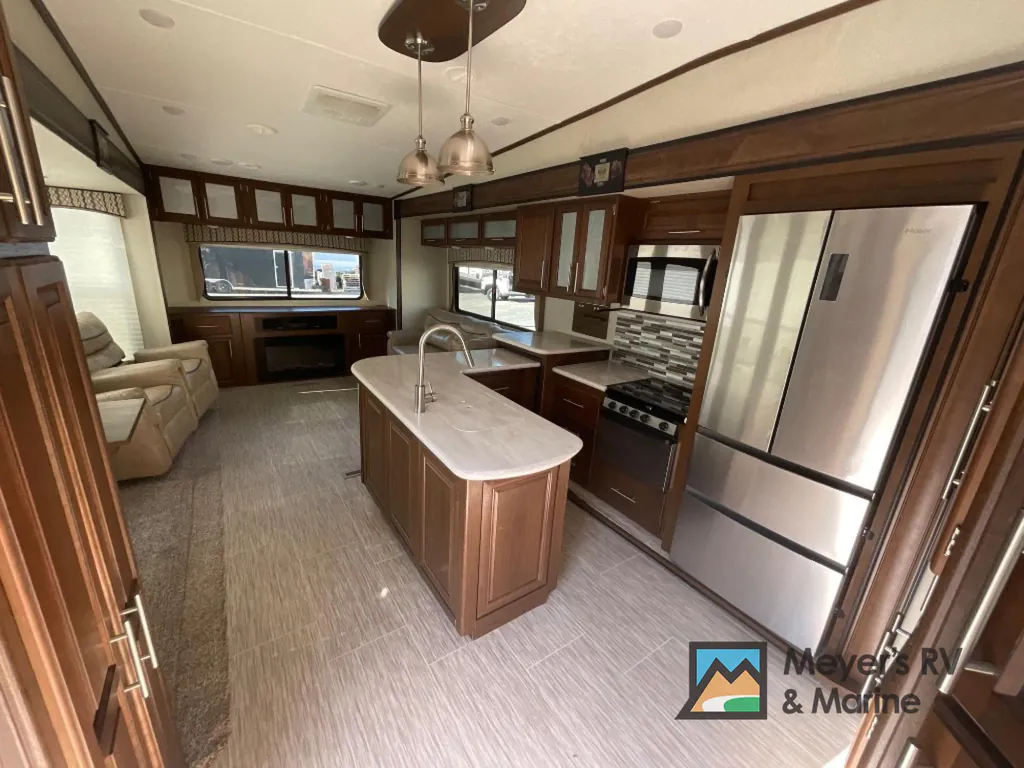 2018 Forest River Wildcat 34WB, Photos photo 16