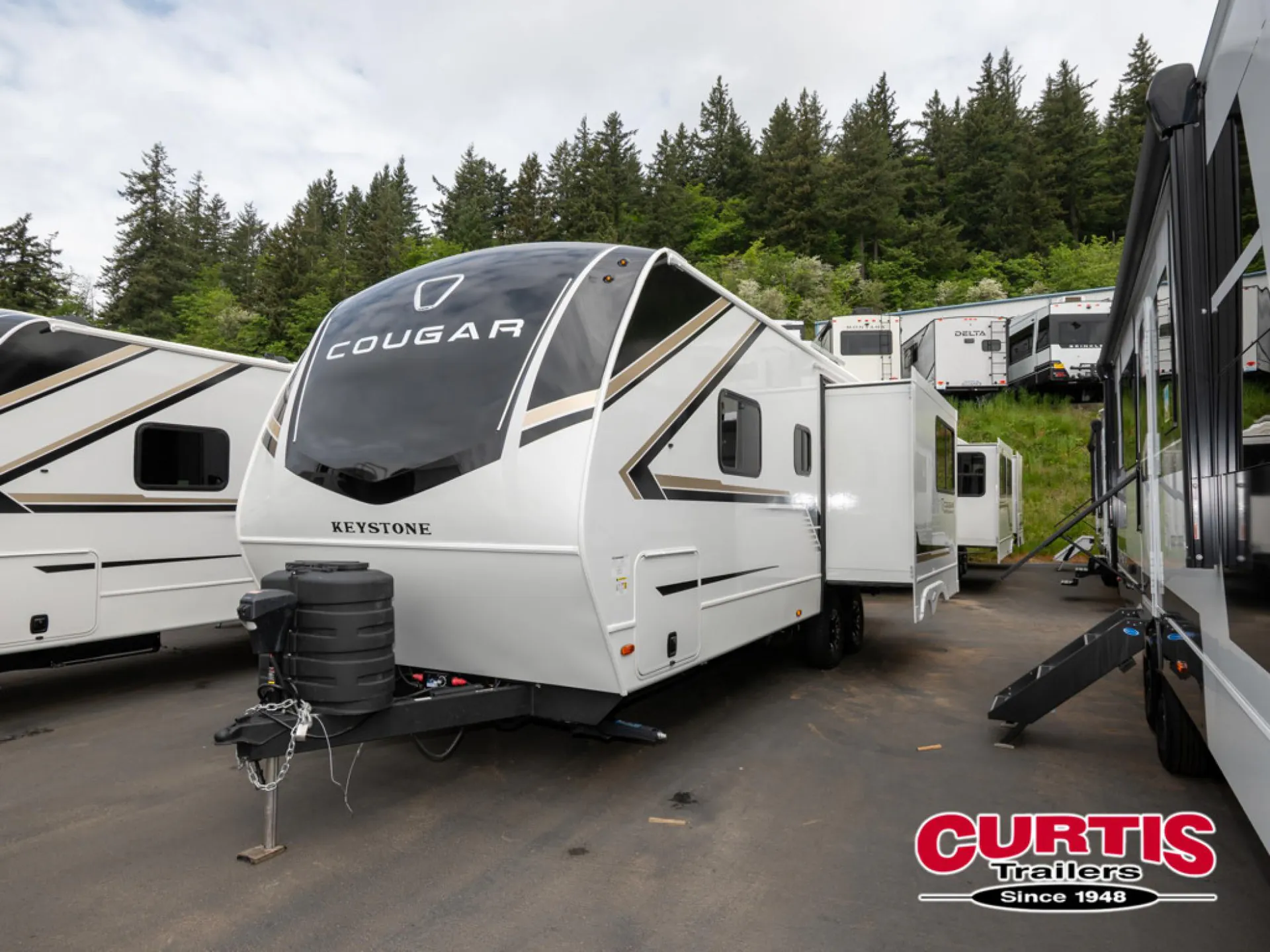 2026 Keystone Cougar Western Elevation 25RDWE dealer photo 4 from Curtis Trailers Inc Beaverton