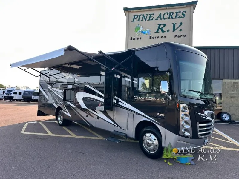 2020 Thor Motor Coach Challenger 37YT - Photo 2