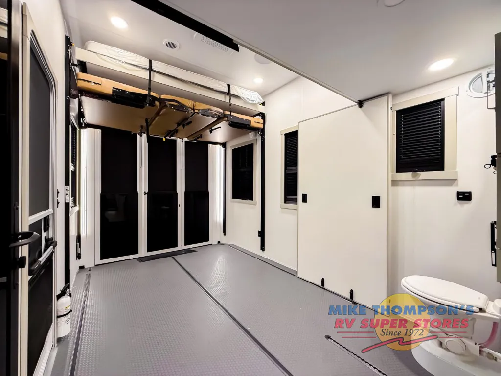 2026 Brinkley Model G 3950, Photos photo 19