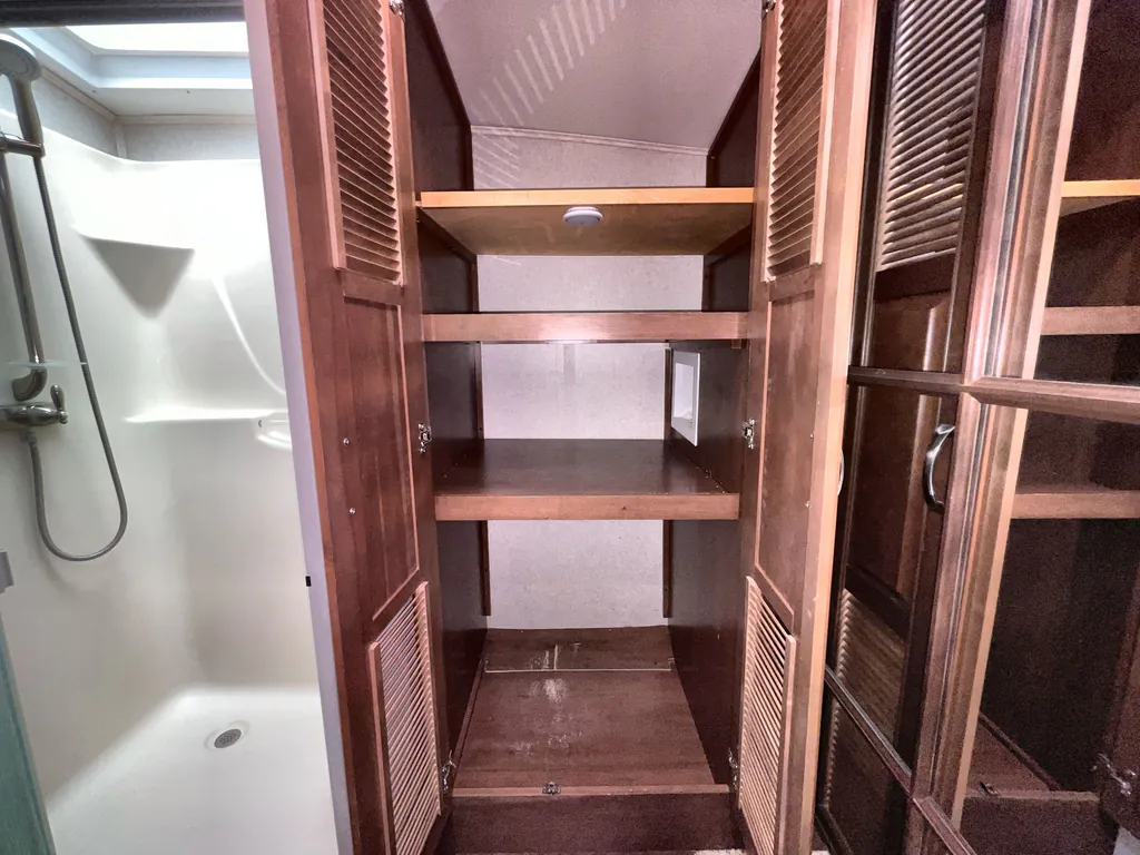 2017 Jayco Pinnacle 36FBTS, Photos photo 19