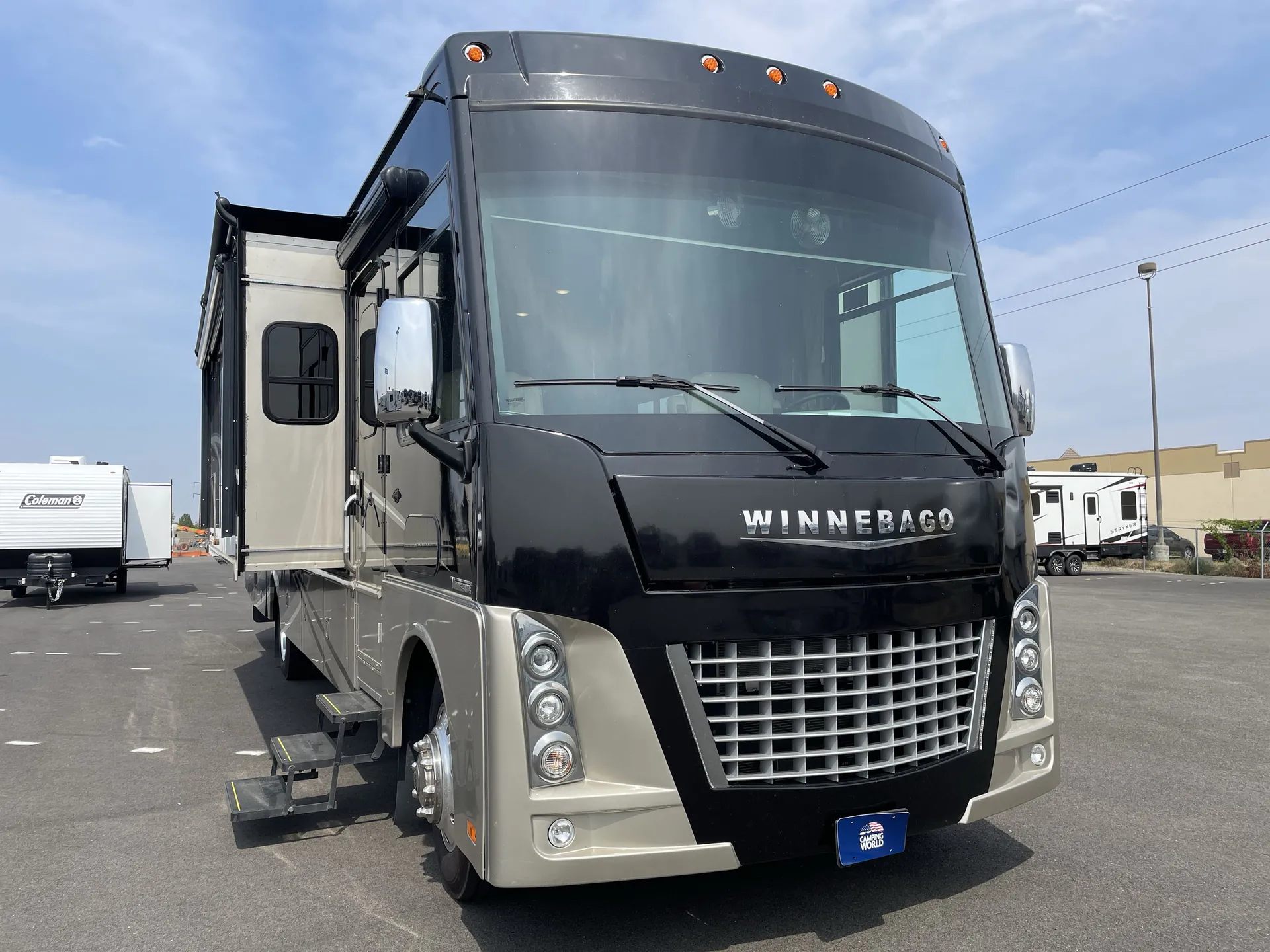 2016 Winnebago Adventurer 38Q - Photo 2