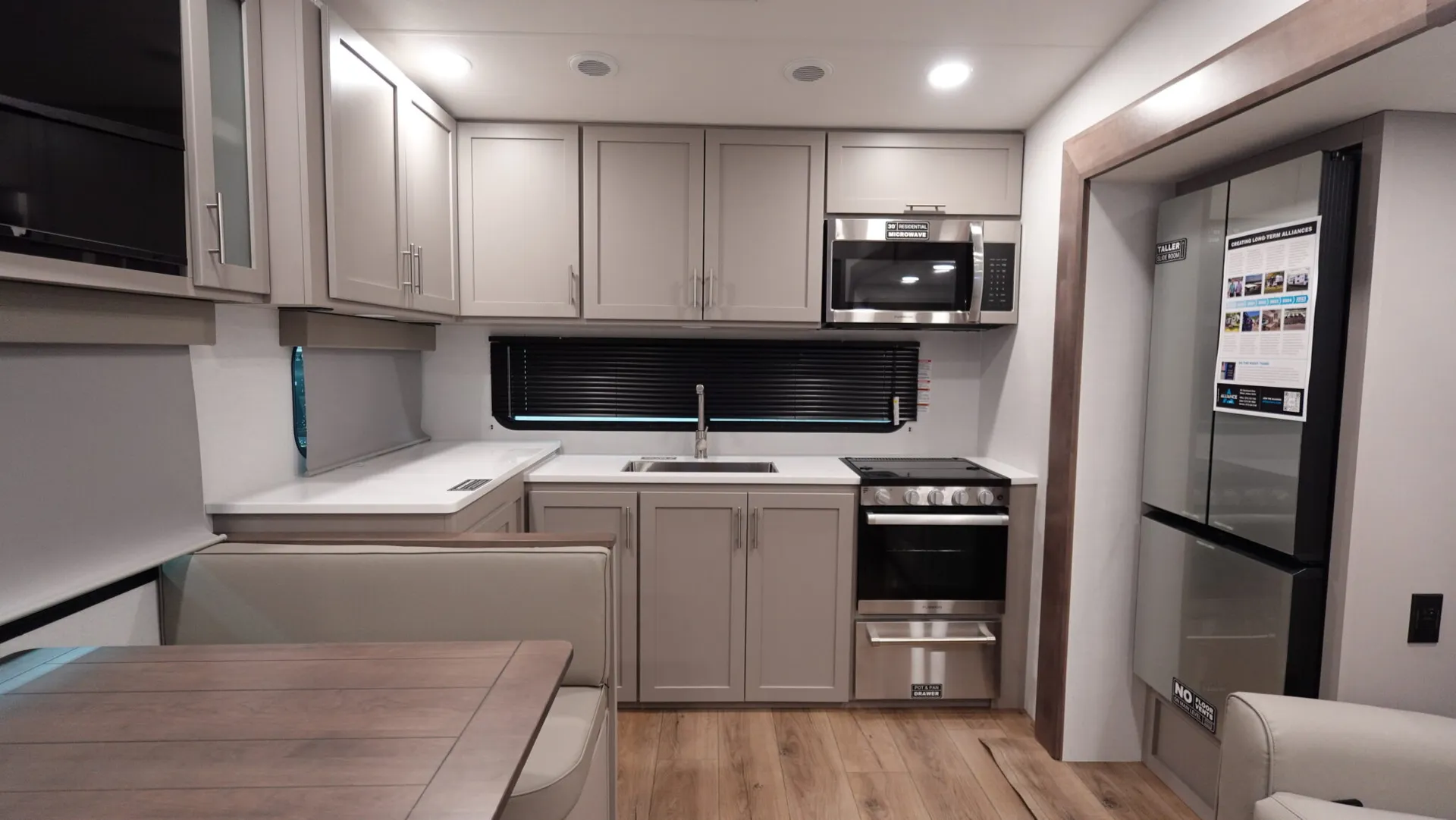 2026 Alliance RV Avenue All-Access 23ML - Photo 3
