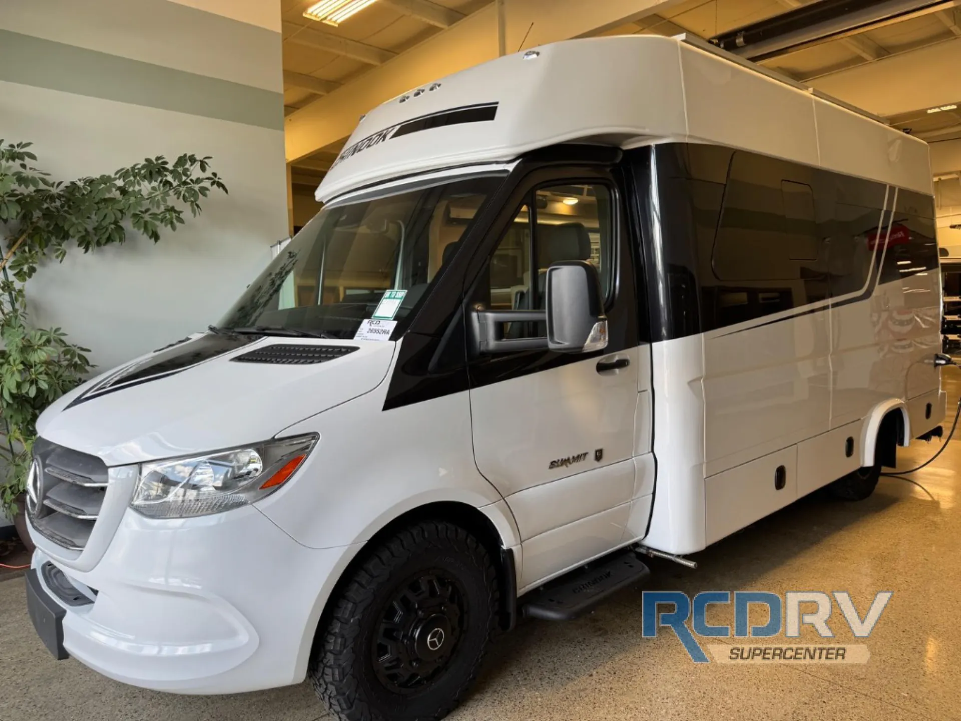 2025 Chinook RV Summit EB - Photo 2