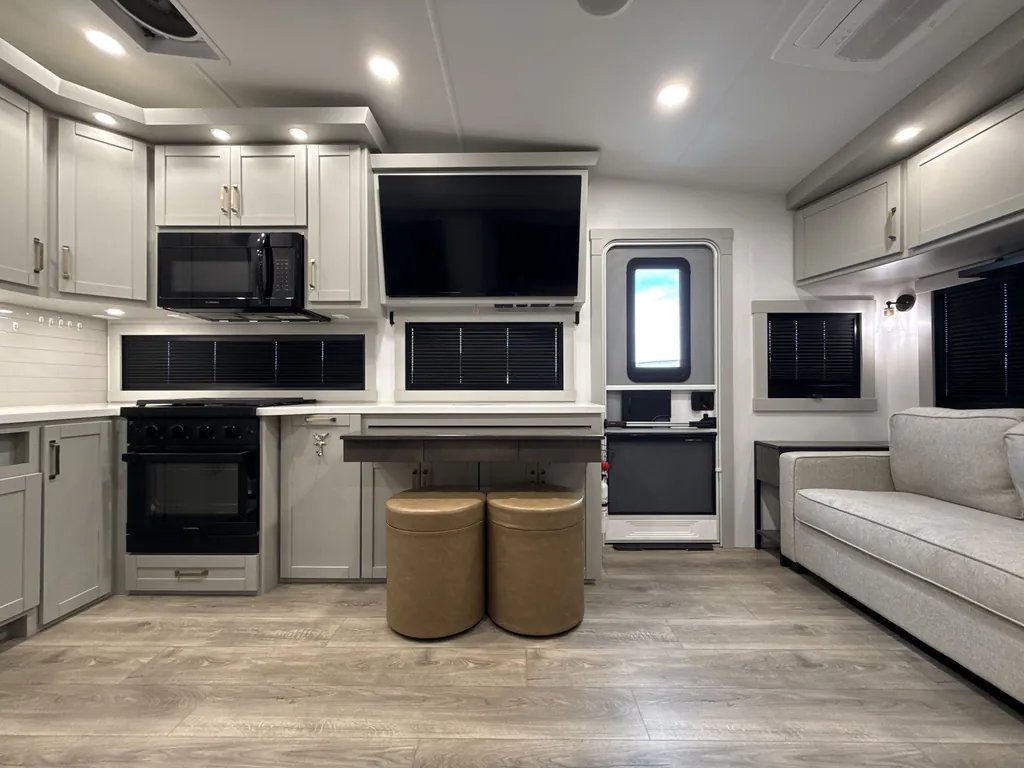 2025 Brinkley Model Z 2670, Photos photo 12