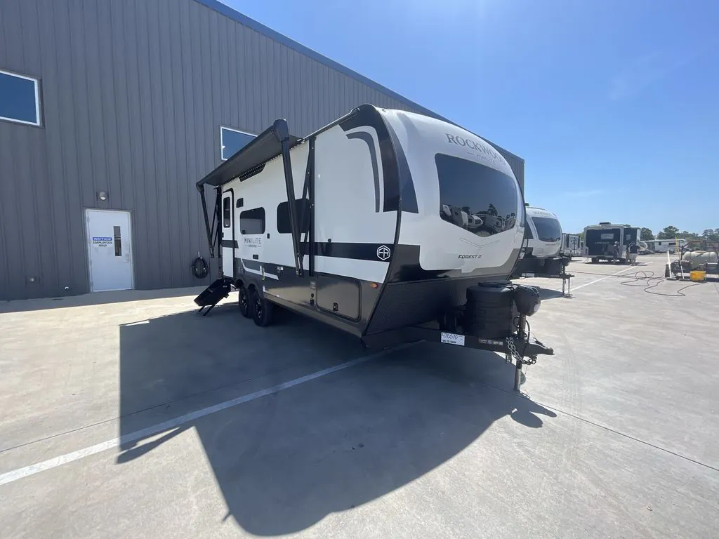 2027 Forest River Rockwood Mini Lite 2109S