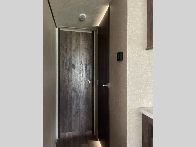 2017 Forest River RV Vibe Extreme Lite 277RLS - Photo 4