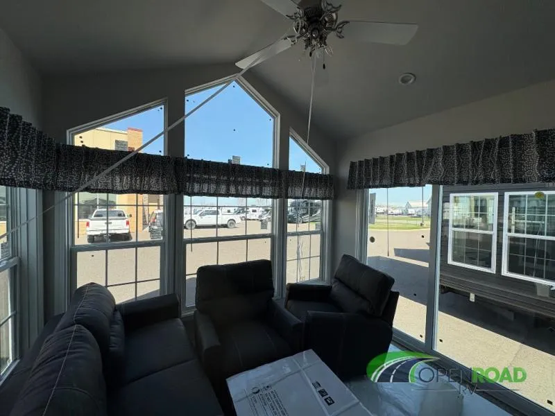 2026 Champion Homes Highland 405 - Photo 4