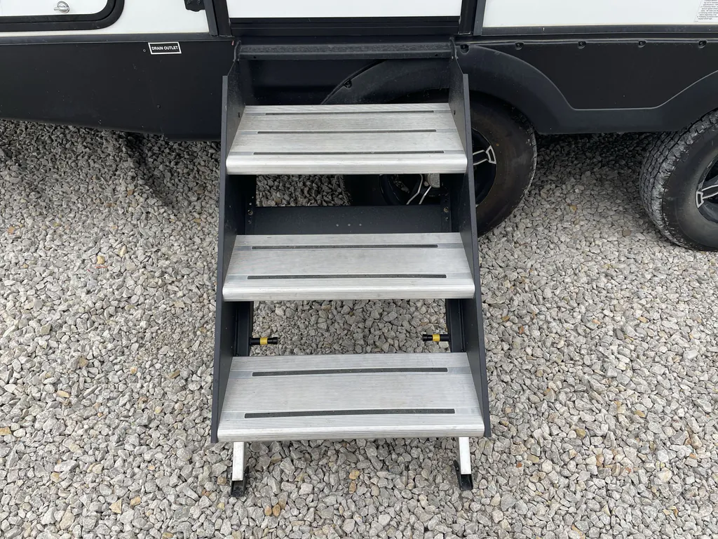 2024 Coachmen Freedom Express Ultra Lite 258BHS, Photos photo 26