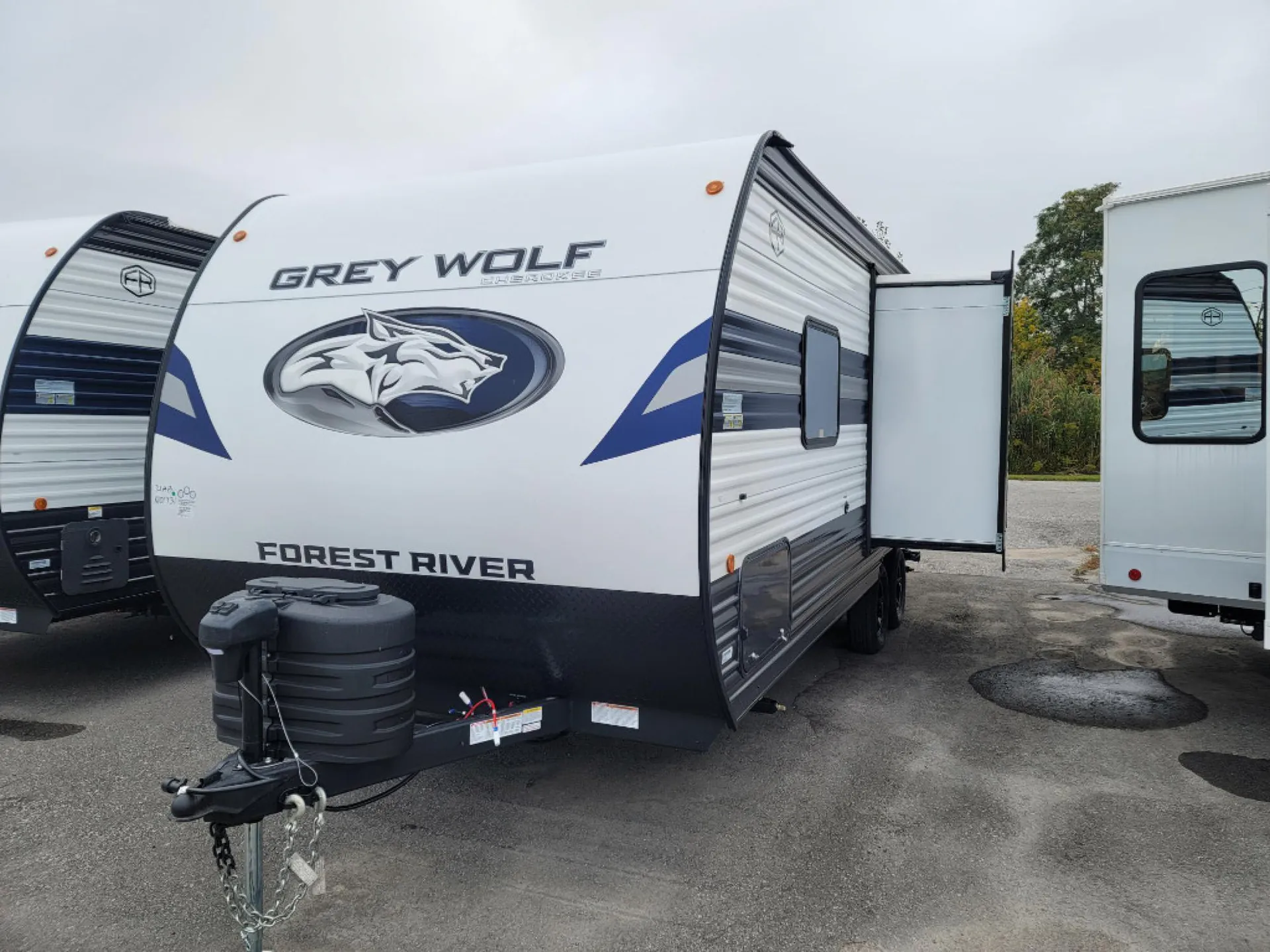 2027 Forest River Cherokee Grey Wolf 21AB - Photo 3