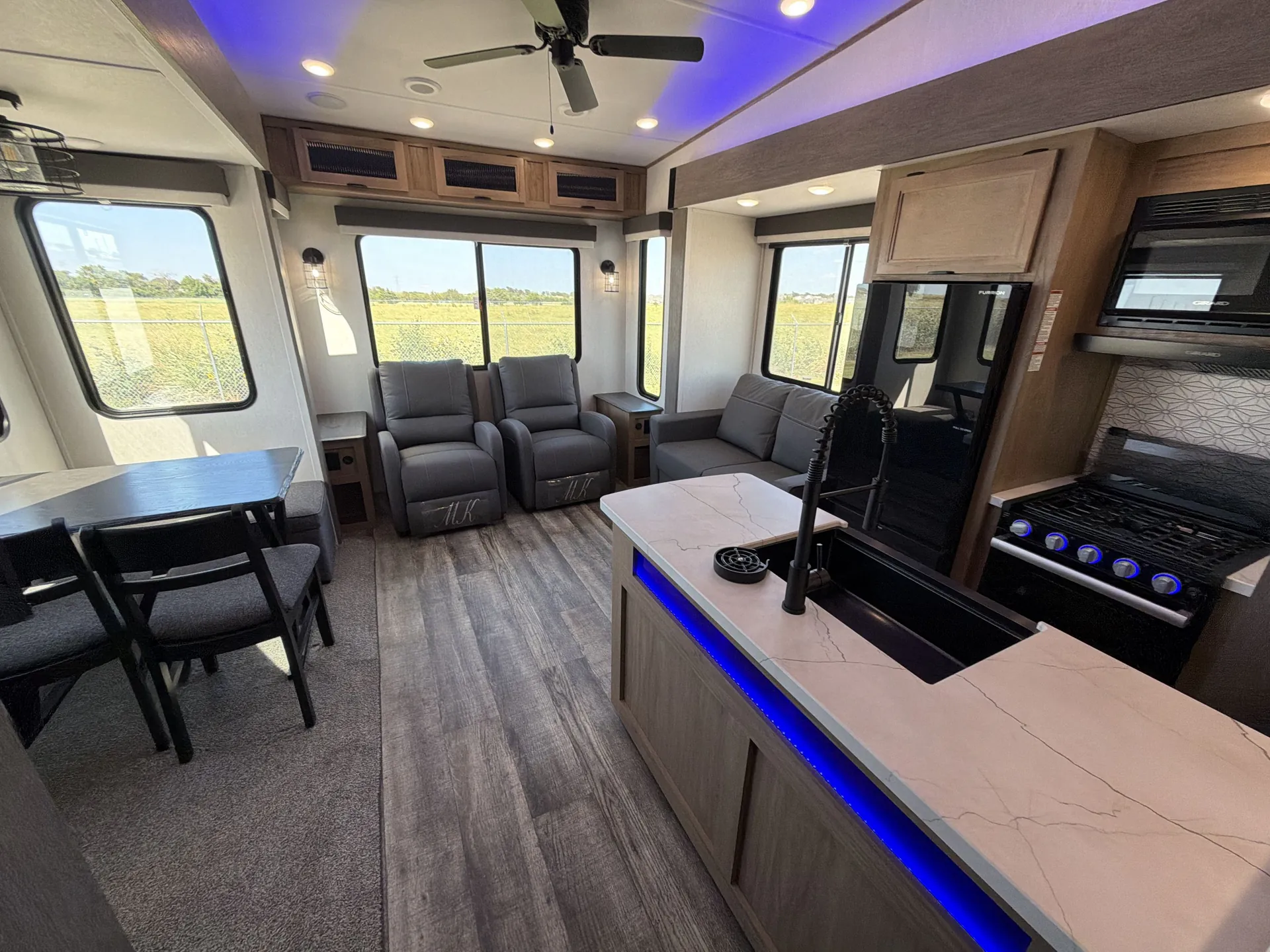 2024 Forest River Arctic Wolf 27SGS — living area main