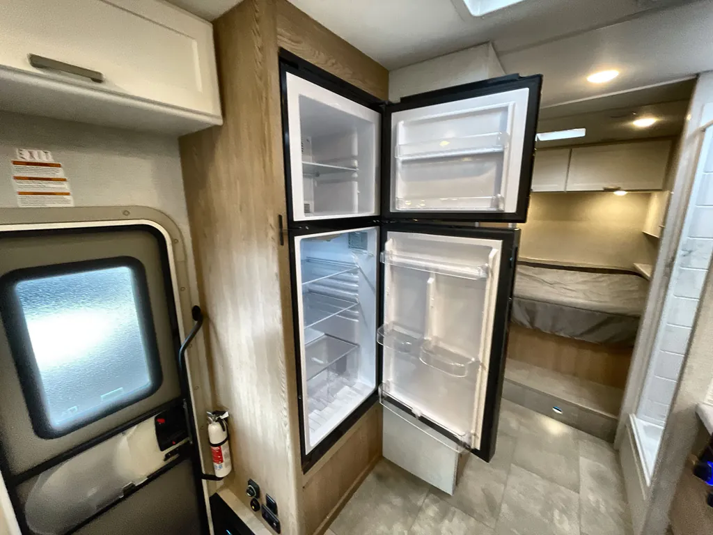 2026 Thor Motor Coach Freedom Elite 28HZ, Photos photo 9