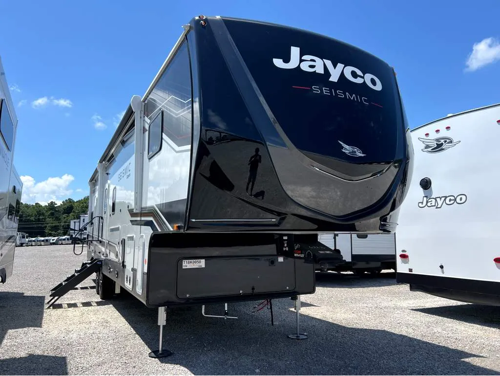 2026 Jayco Seismic 359 - Photo 2