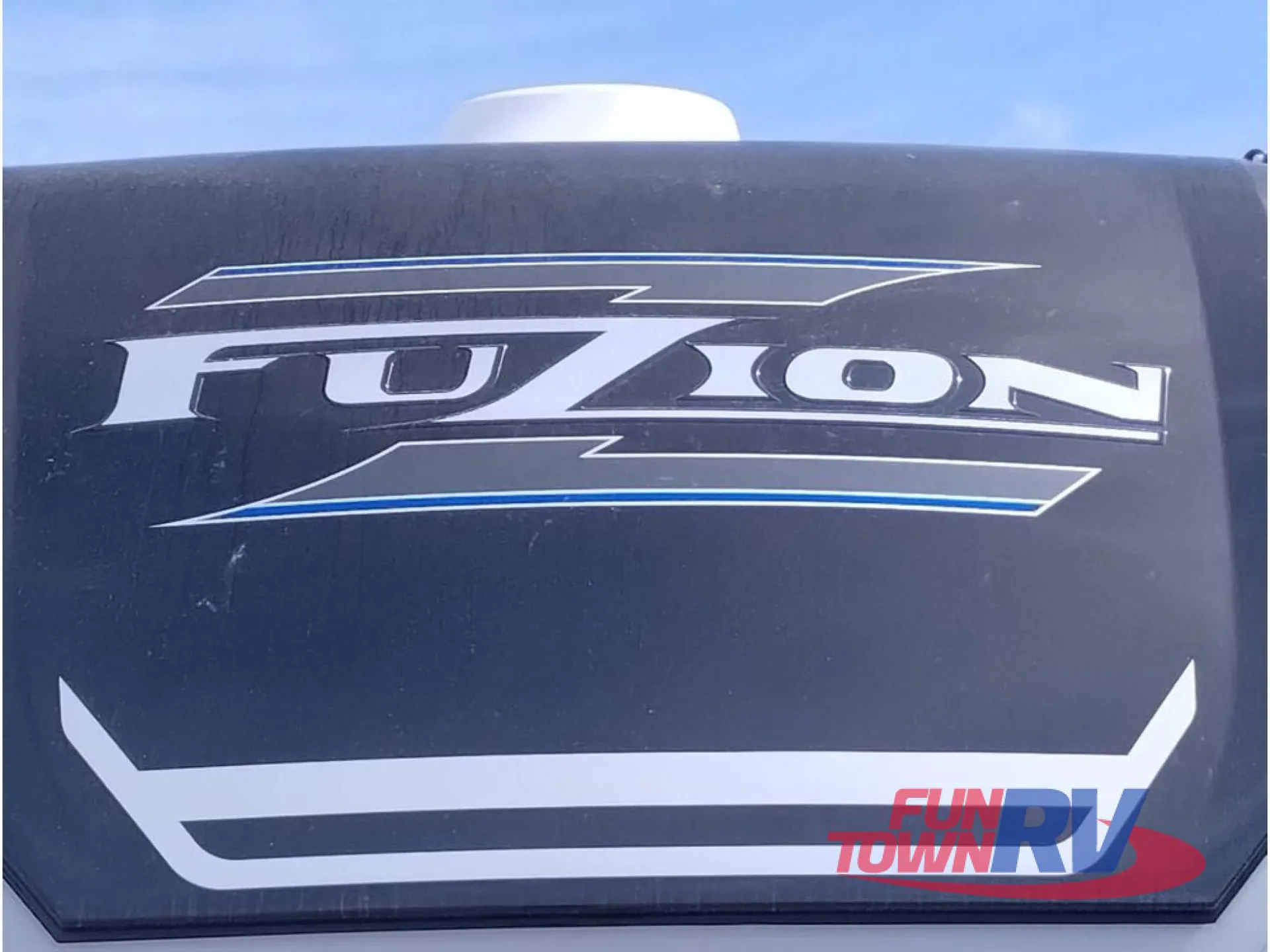 2025 Keystone Fuzion 442 - Photo 3