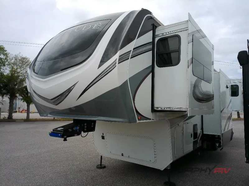 2023 Grand Design Solitude 380FL - Photo 2