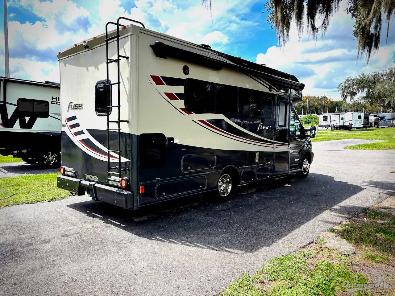 2017 Winnebago Fuse 23A - Photo 3