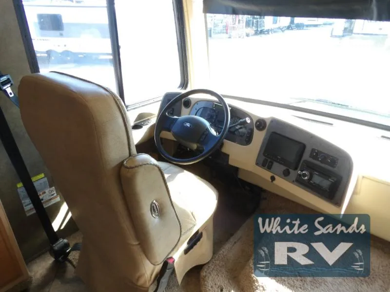 2015 Newmar Bay Star 3402 - Photo 4