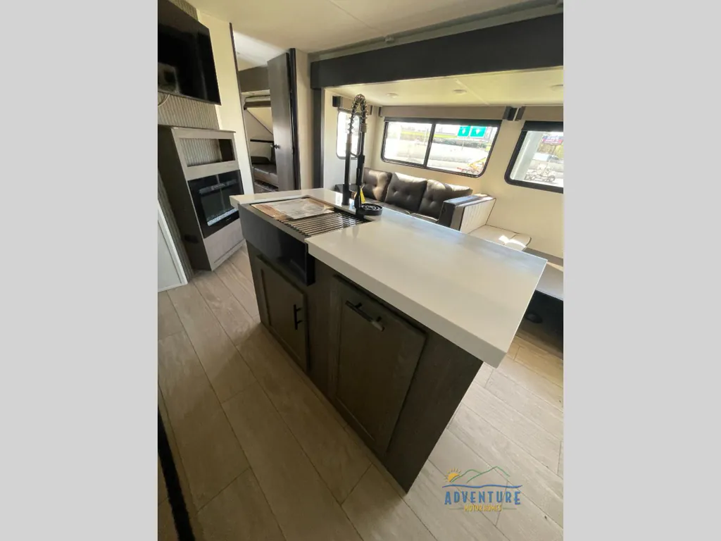 2026 Forest River Cherokee Alpha Wolf 33BH, Photos photo 17