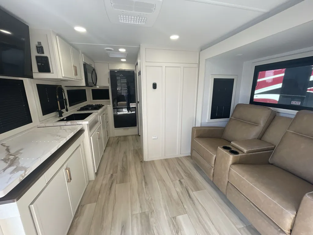 2026 Brinkley Model Ix 20X, Photos photo 9