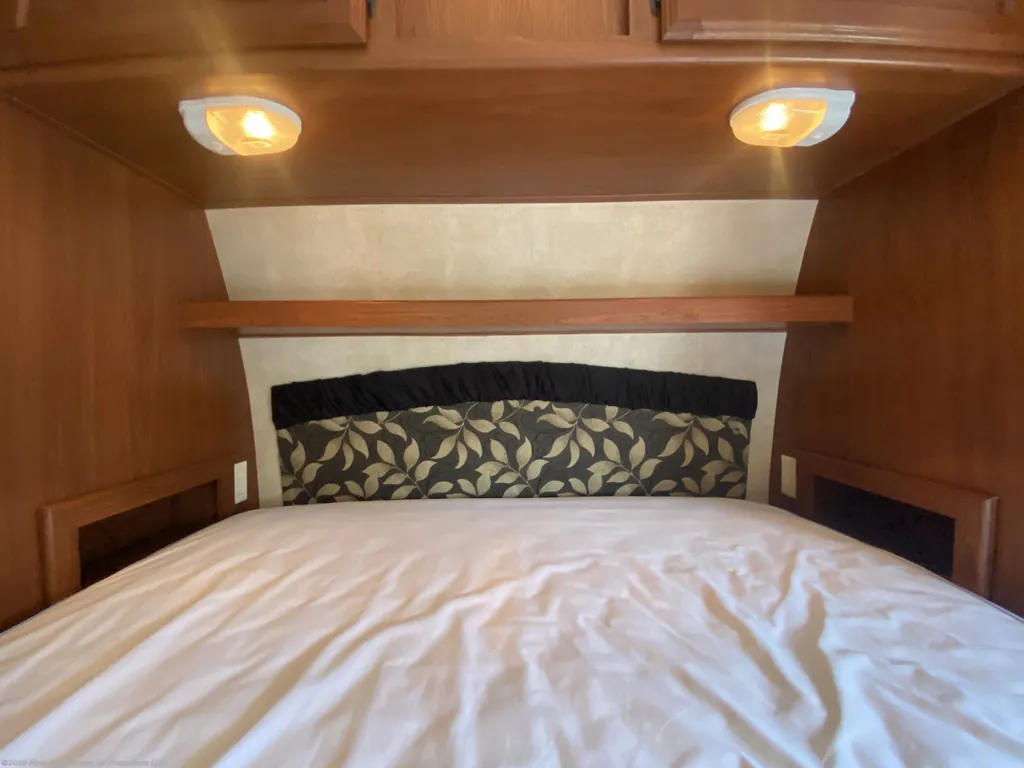 2012 Keystone Outback 298RE, Photos photo 38