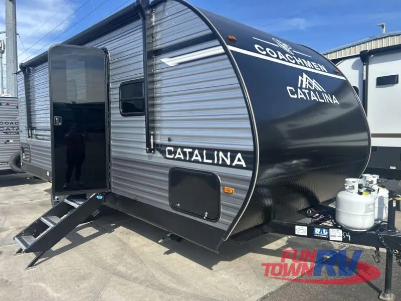 2026 Coachmen Catalina Summit Series 8 211BH - Photo 2