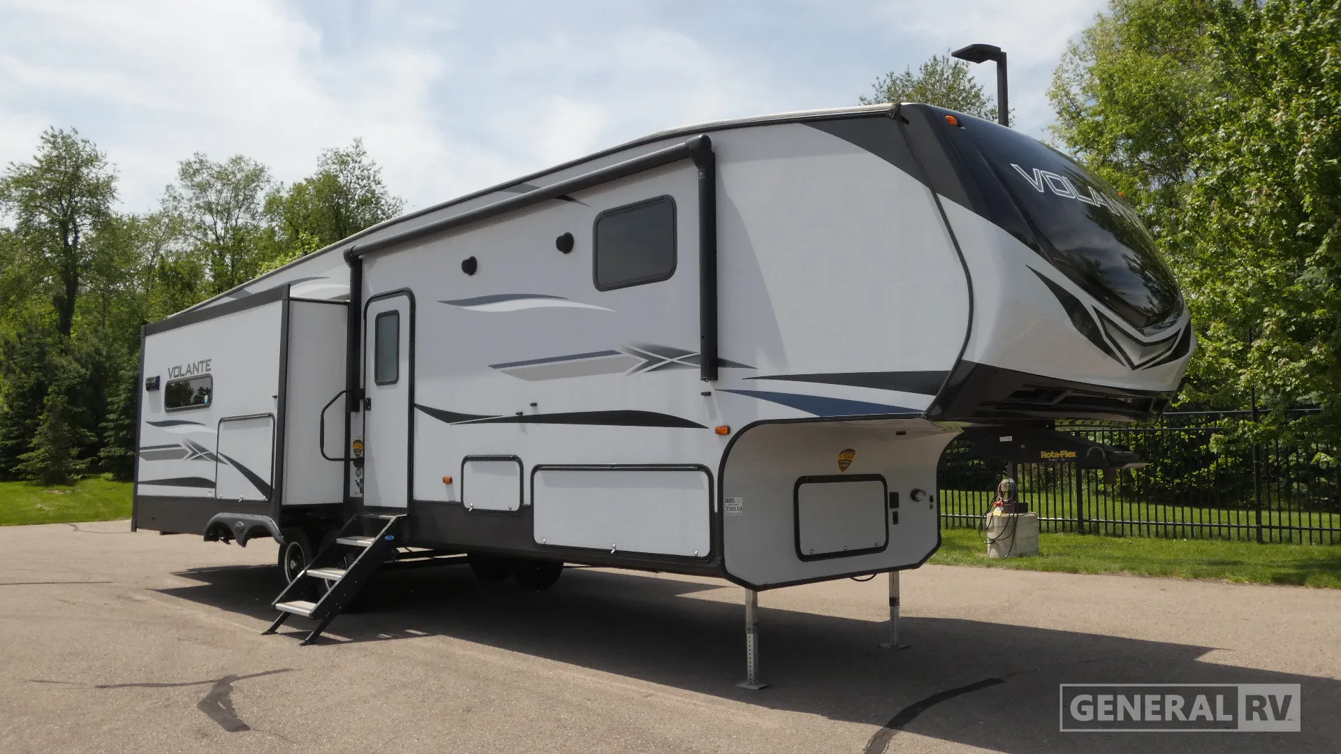 2020 Crossroads RV Volante 326RK - Photo 2
