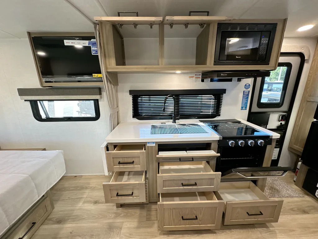 2027 Forest River Rockwood Mini Lite 2109S, Photos photo 14