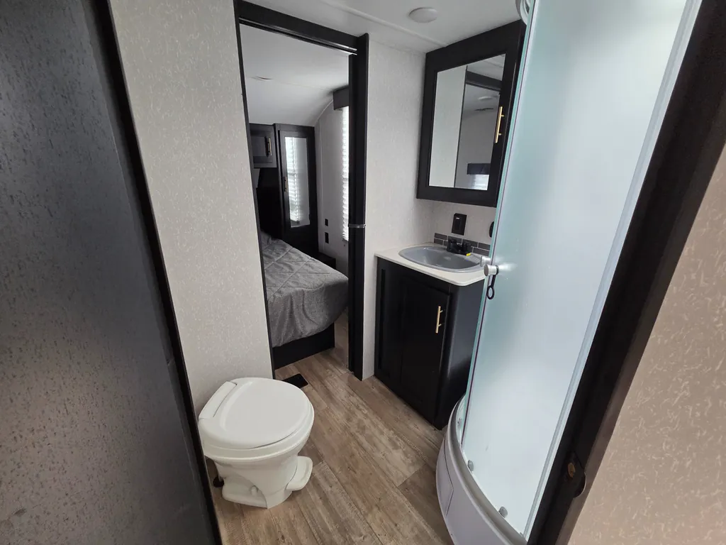 2022 Forest River Cherokee 304BH, Photos photo 12