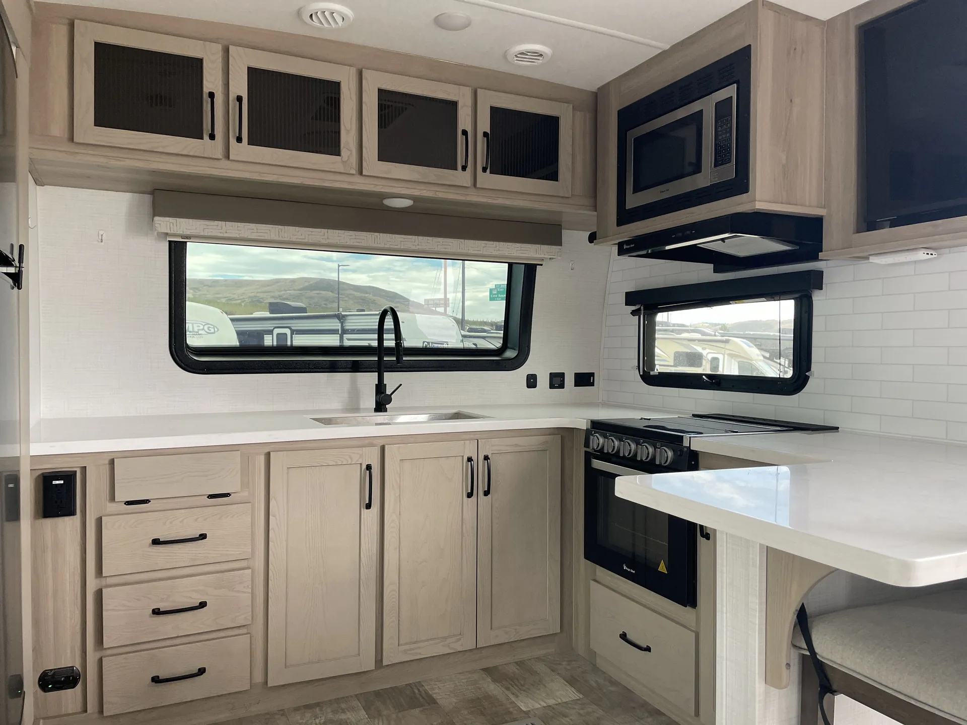 2024 Forest River Flagstaff Classic 826MBR — living area main
