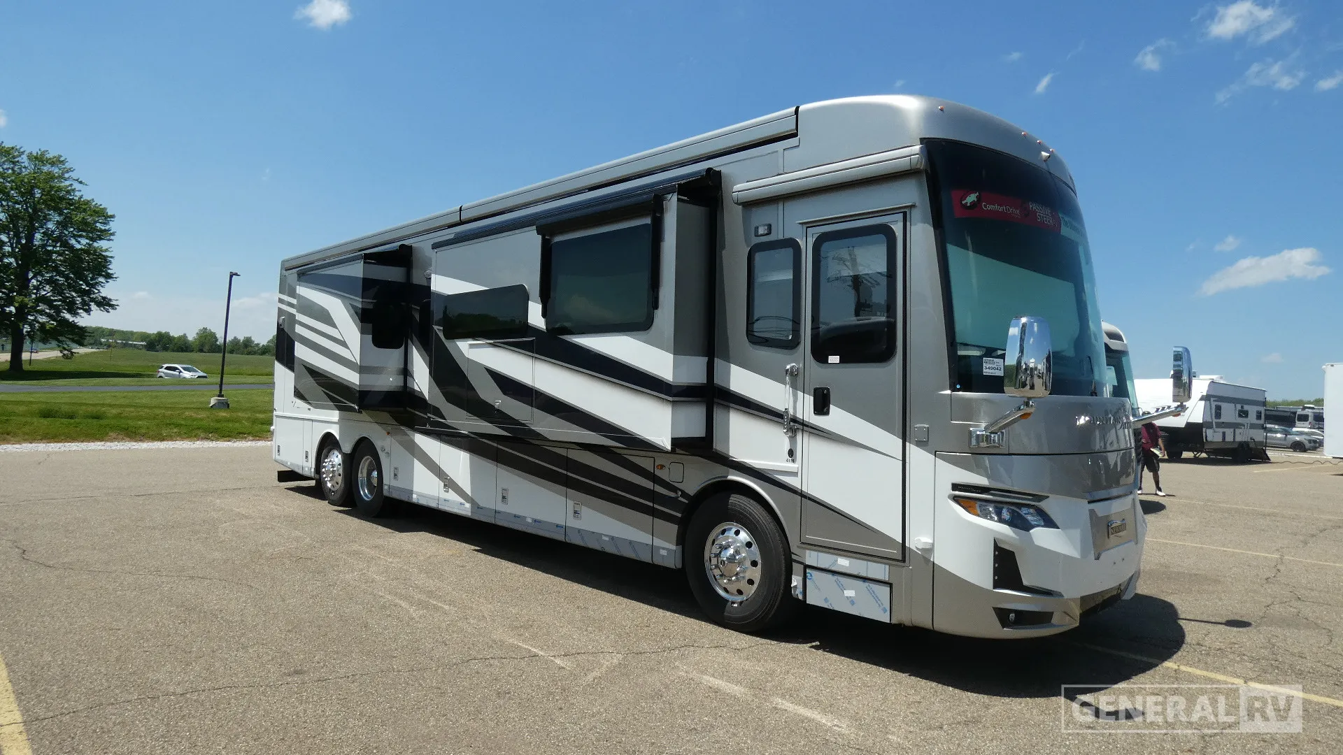 2026 Newmar Mountain Aire 4118 - Photo 2