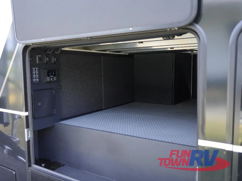 2027 Brinkley Model G 3970, Photos photo 57