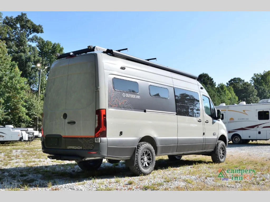 2023 Outside Van Approach 170, Photos photo 5