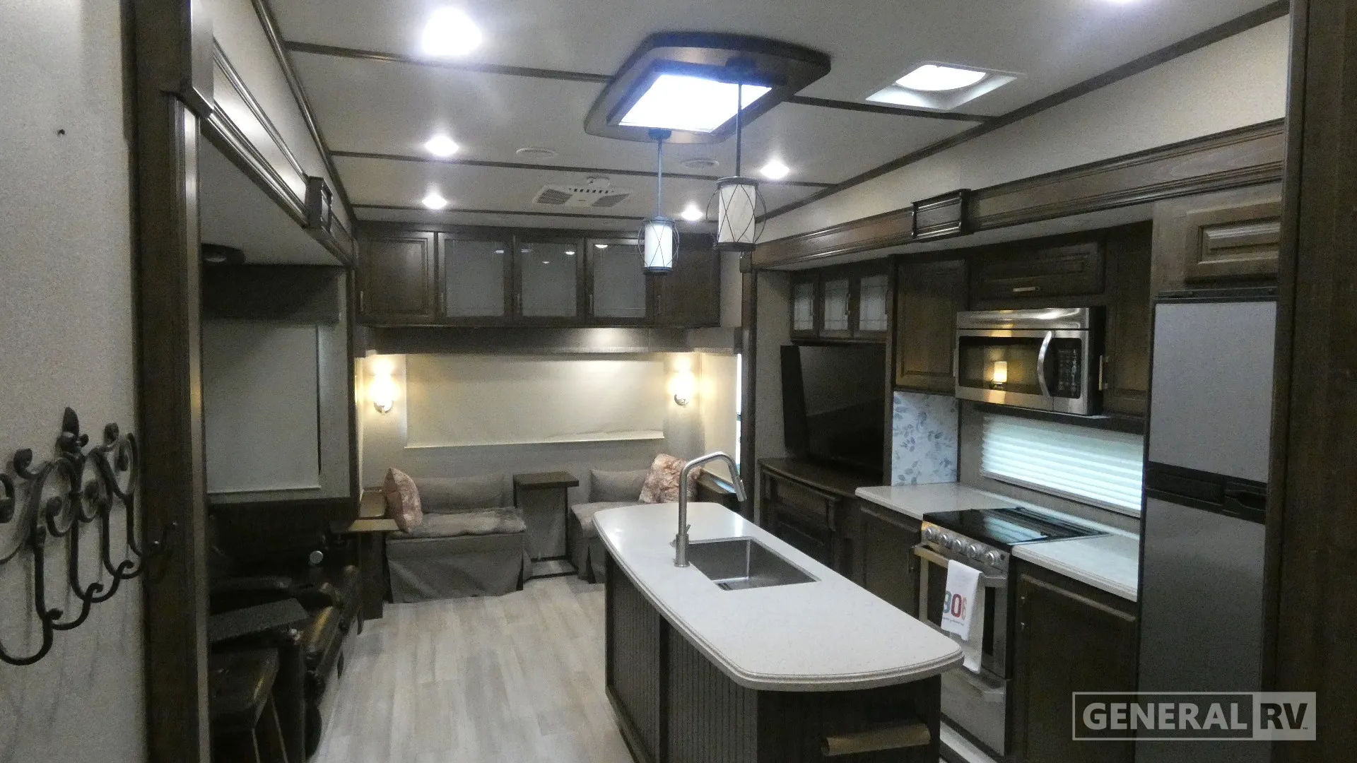 2021 Grand Design Solitude S-Class 3540GK - Photo 3