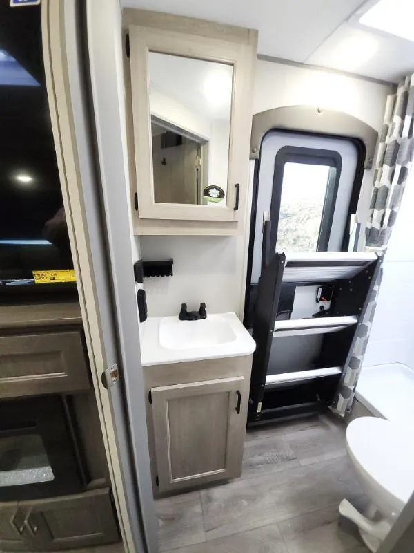 2026 Coachmen Catalina Legacy Edition 273DBHCK, Photos photo 17