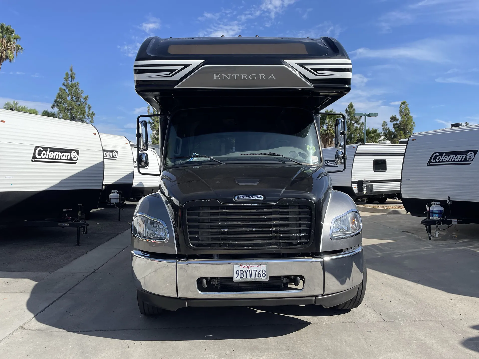 2022 Entegra Coach Accolade XL 37L — front