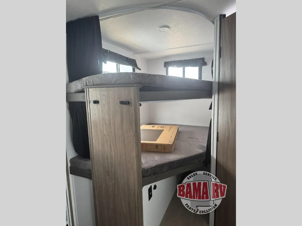 2026 Coachmen Freedom Express Ultra Lite 258BHS, Photos photo 15