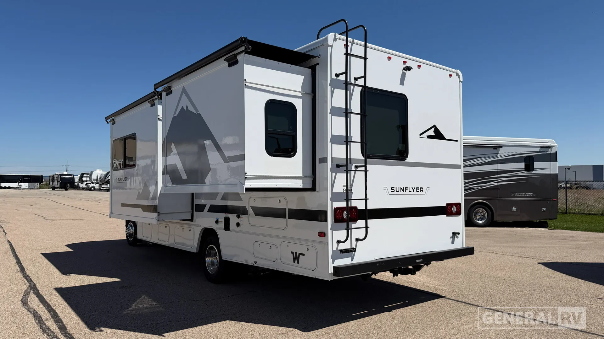 2027 Winnebago Sunflyer 26FE - Photo 4